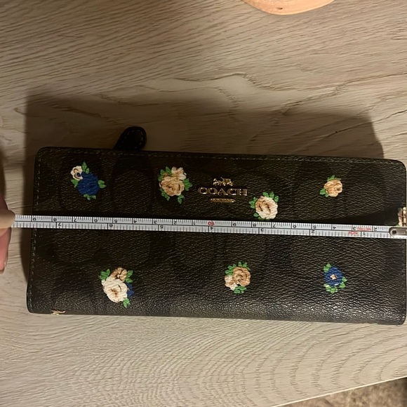New floral signature tote, purse and signature matching Coach Wallet - Picture 7 of 12